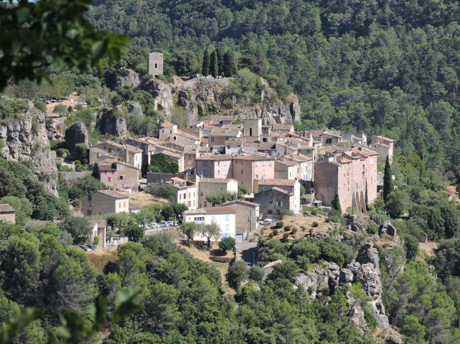 Chateaudouble : Appartement Au Calme Exteriör bild